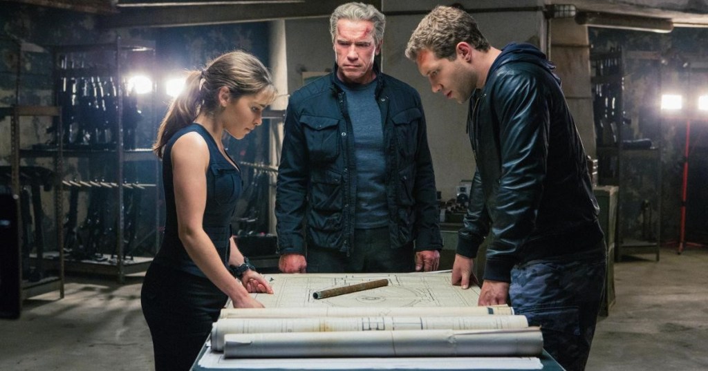 Sarah Connor (Emilia Clarke), "Pops" (Arnold Schwarzenegger) and Kyle Reese (Jai Courtney) plan their attack.